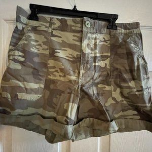 NEW! Sanctuary Social Standard Women's Hero Utility Short Size L: Camo